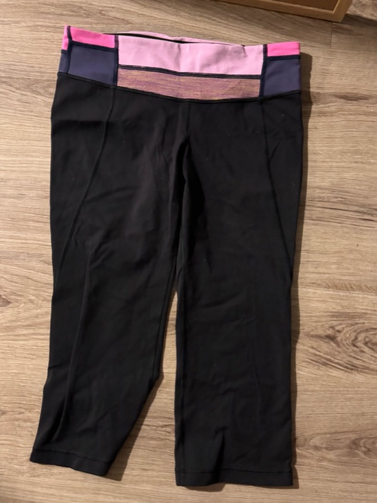 lululemon athletica Pants - lululemon athletica Black Capris with Pink Accent Waistband